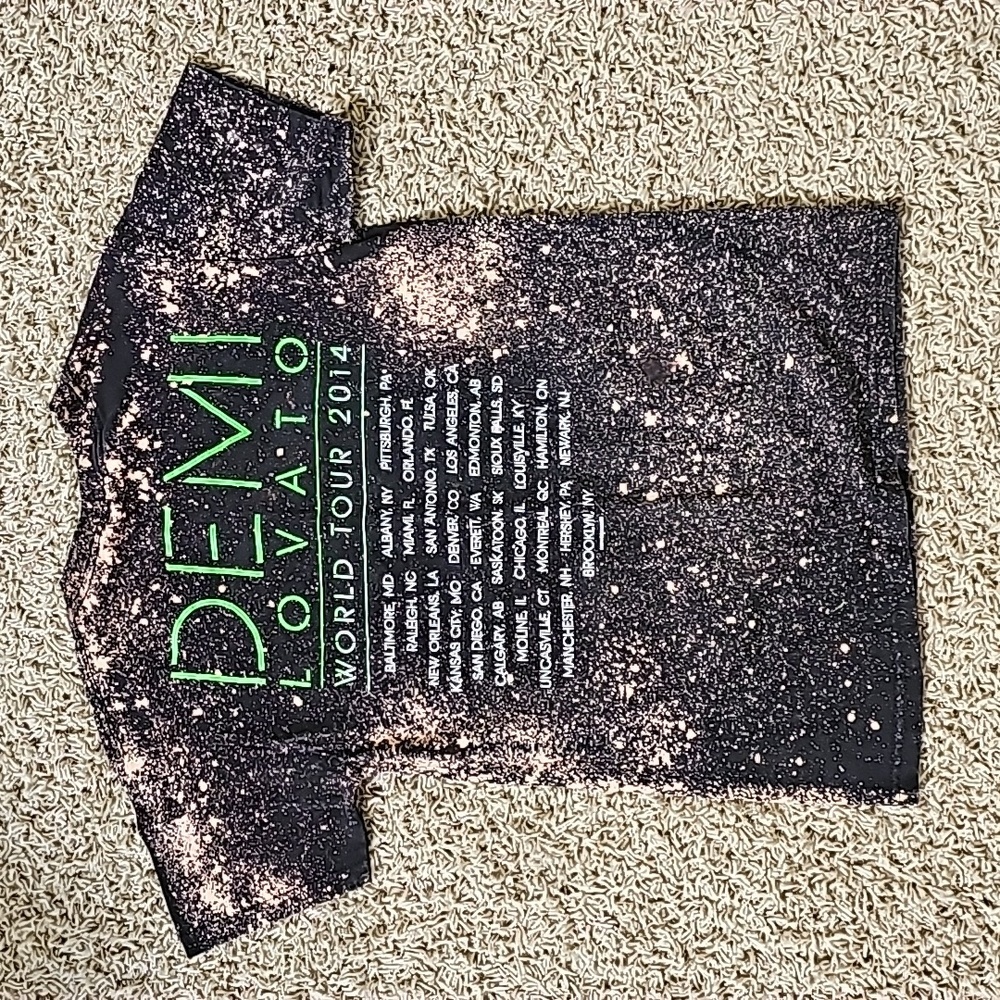 Demi Lavato 2014 World Tour Tshirt Graphic Tee Custom Bleach Dyed Small Unisex - Picture 3 of 4